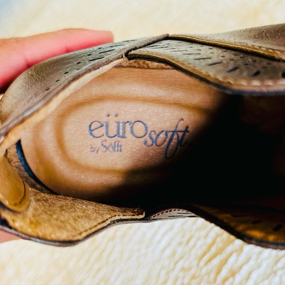 EuroSoft by Sofft Brown Laser Cut Out Ankle Boots / Booties Size 6 NEW. - Picture 8 of 9
